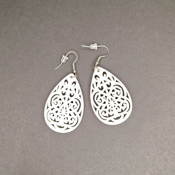 White tear drop wood carved boho earrings ethnic design - Picture 1 of 2